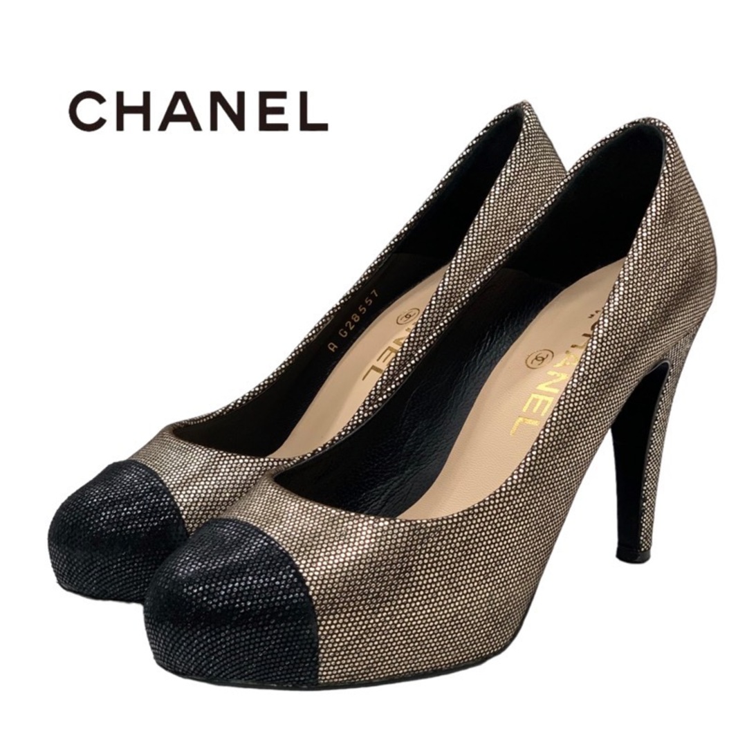 CHANEL(シャネル)のシャネル CHANEL パンプス 靴 シューズ レザー ゴールド ブラック ココマーク メタリック ラインストーン レディースの靴/シューズ(ハイヒール/パンプス)の商品写真