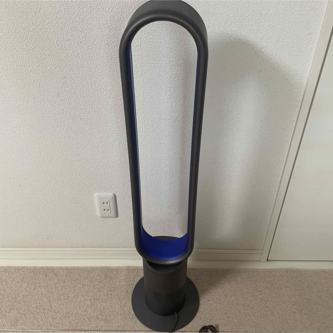 Dyson(ダイソン)のダイソン dyson  AM02 タワーファン　羽根なし扇風機　2012年製　 スマホ/家電/カメラの冷暖房/空調(扇風機)の商品写真