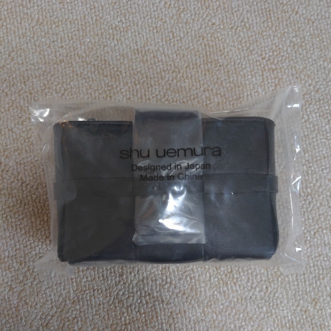 shu uemura(シュウウエムラ)のシュウウエムラ　化粧ポーチ☆ノベルティ☆ レディースのファッション小物(ポーチ)の商品写真