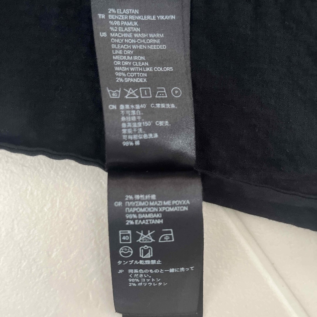 H&M(エイチアンドエム)のH&M ブラウスsize34 ブラック レディースのトップス(シャツ/ブラウス(半袖/袖なし))の商品写真