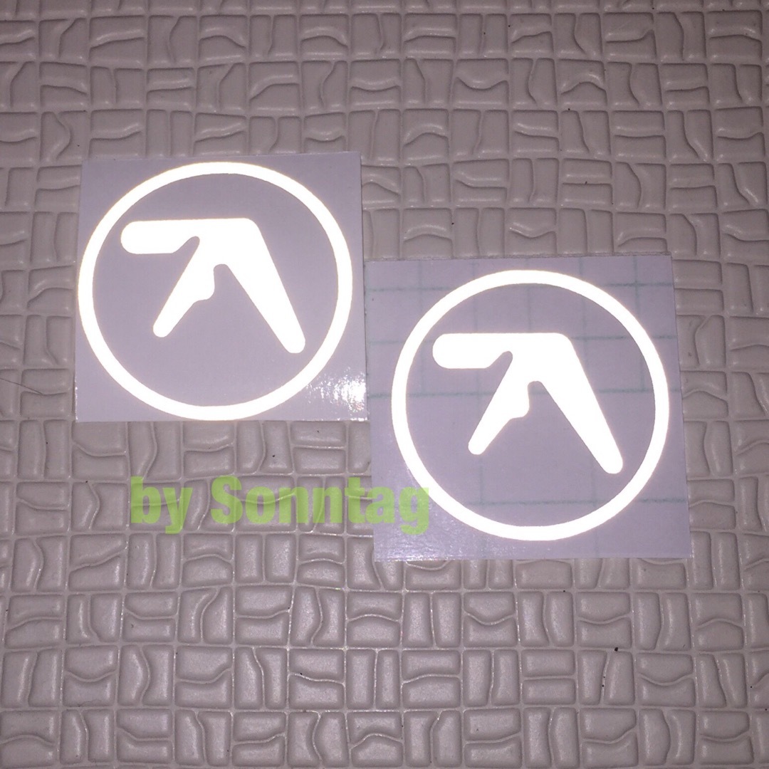 リフレクター素材 APHEX TWIN ロゴ 転写ステッカー 2枚セット -26 エンタメ/ホビーのタレントグッズ(ミュージシャン)の商品写真