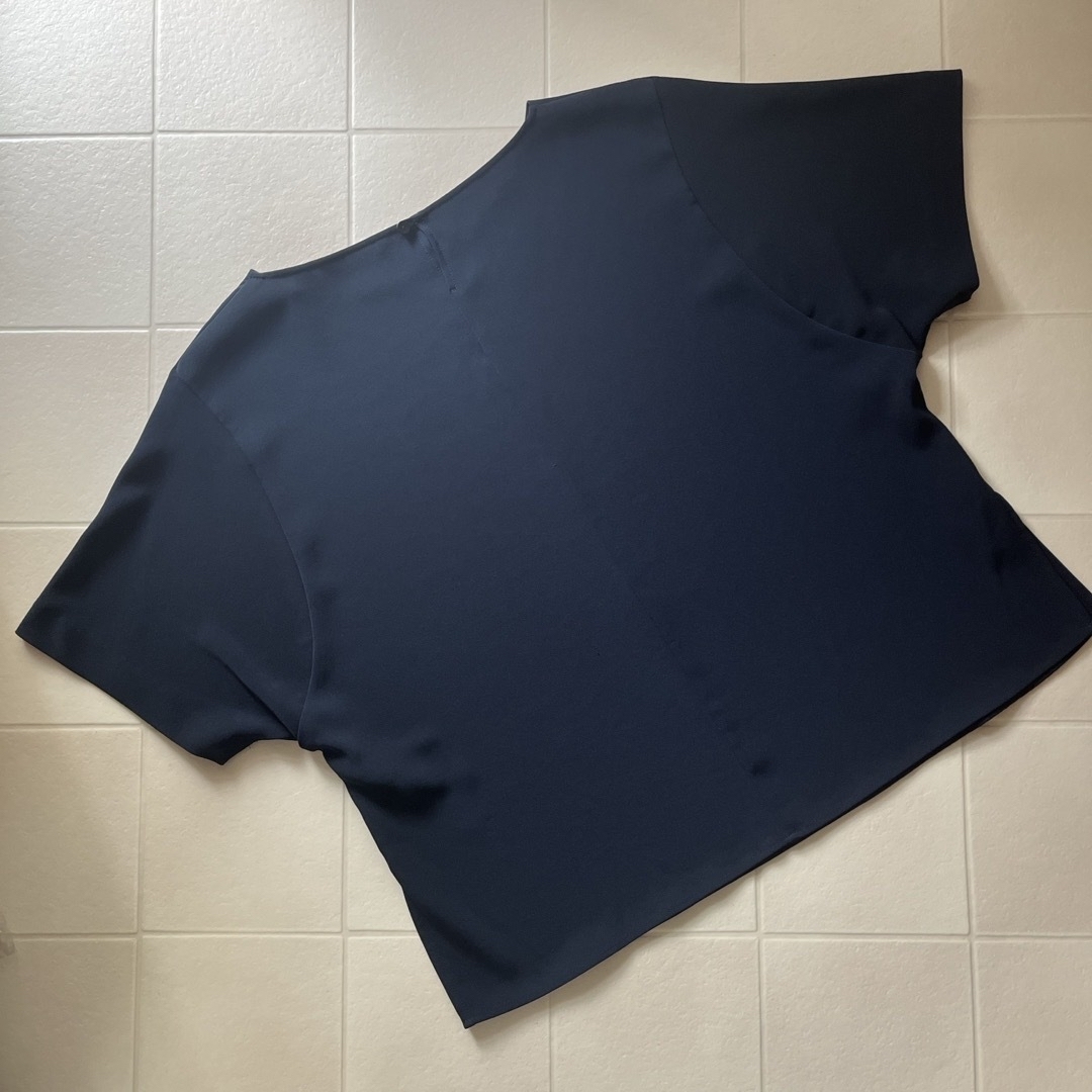 UNIQLO(ユニクロ)のUNIQLO プルオーバー Sサイズ 濃紺 美品です レディースのトップス(カットソー(半袖/袖なし))の商品写真