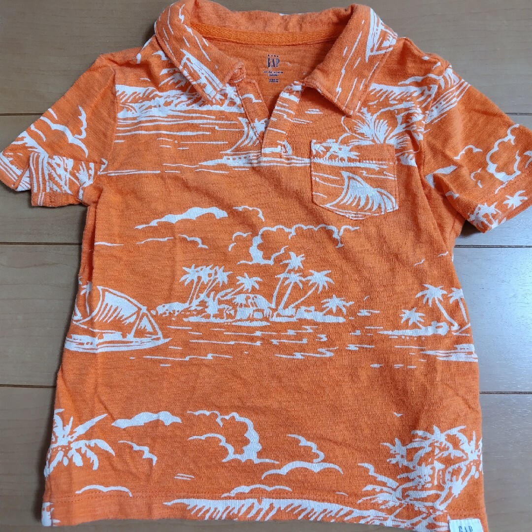 babyGAP(ベビーギャップ)のGAPのTシャツ キッズ/ベビー/マタニティのキッズ服男の子用(90cm~)(Tシャツ/カットソー)の商品写真