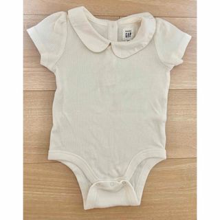 ベビーギャップ(babyGAP)の【GAP】半袖ロンパース 白色 6〜12M(ロンパース)