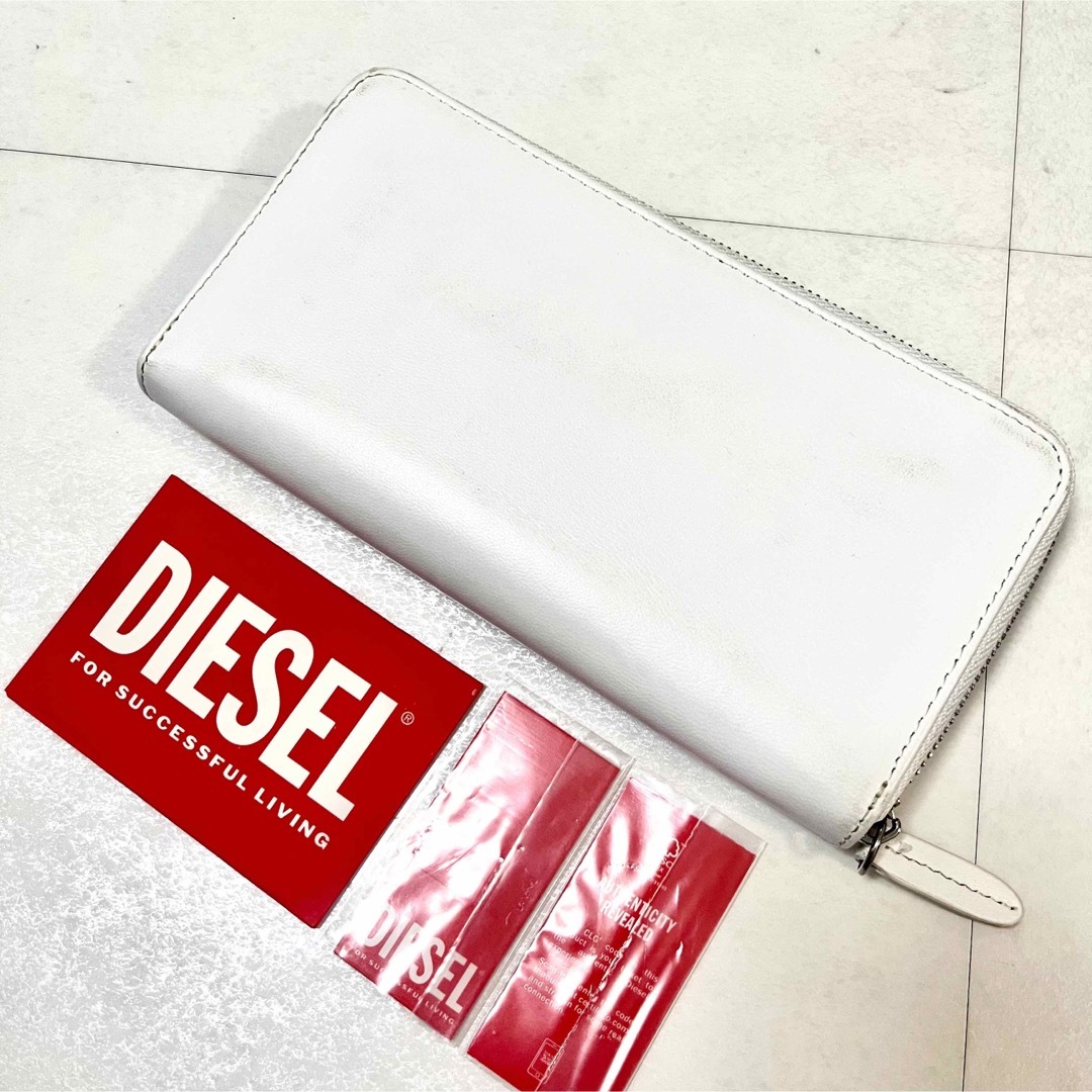 DIESEL(ディーゼル)の未使用/ディーゼル/オーバルディー/長財布/ホワイト レディースのファッション小物(財布)の商品写真