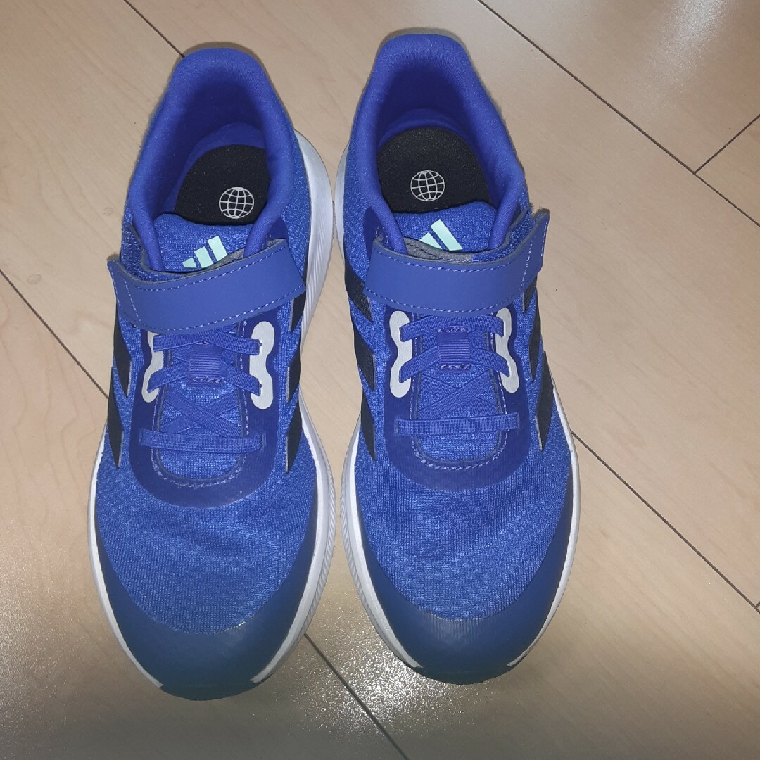 adidas(アディダス)のadidasキッズスニーカー22.5㎝ キッズ/ベビー/マタニティのキッズ靴/シューズ(15cm~)(スニーカー)の商品写真