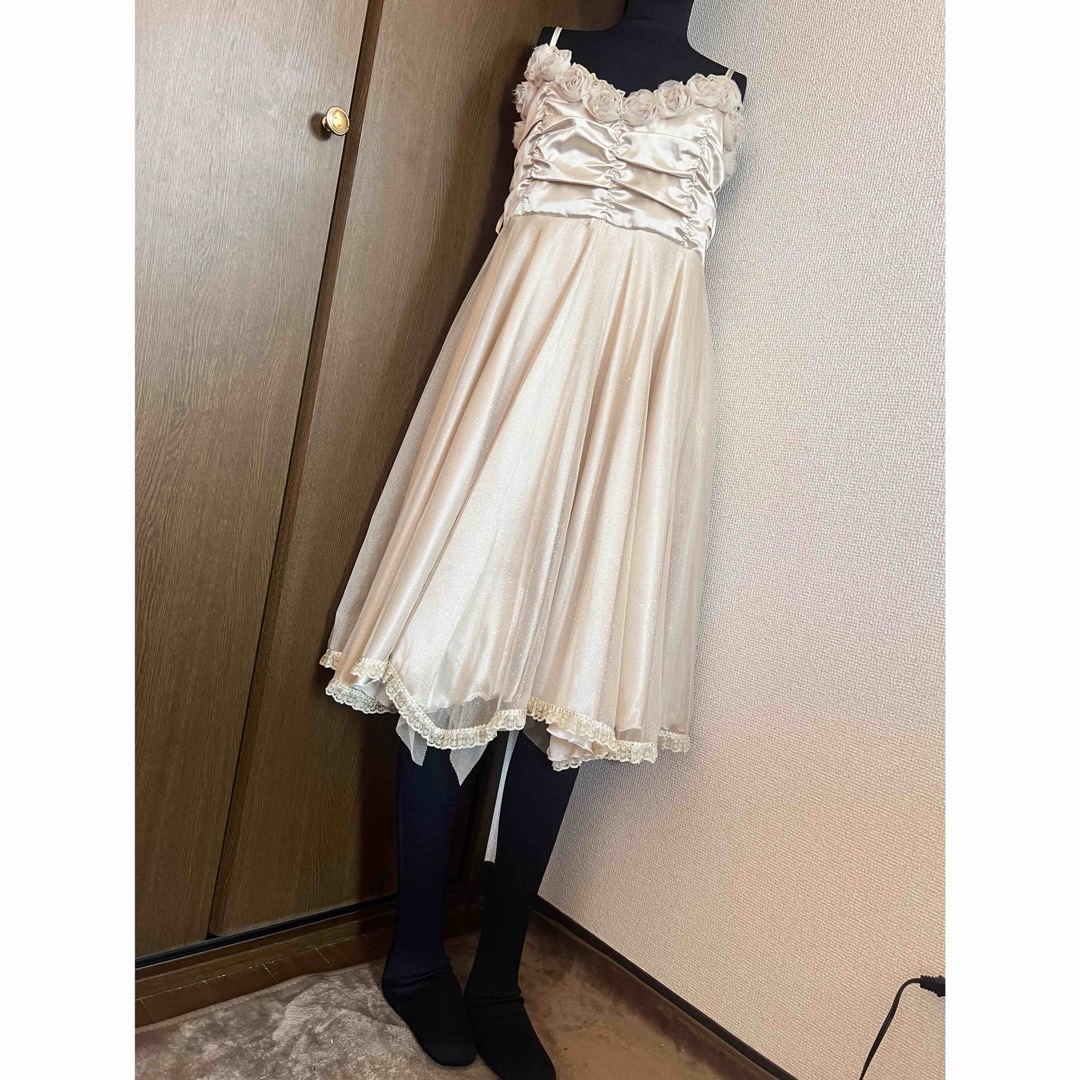 ゴールド 薔薇 ローズ ドレス ワンピース レディースのフォーマル/ドレス(ミディアムドレス)の商品写真
