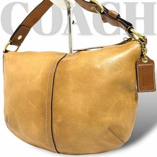 コーチ(COACH)の美品　コーチ　ショルダーバッグ　レザー　ブラウン　肩掛け　チャーム(ショルダーバッグ)