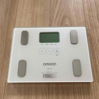 オムロン(OMRON)の値下げしました。オムロン　体重計　HBF912(体重計/体脂肪計)