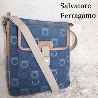 サルヴァトーレフェラガモ(Salvatore Ferragamo)のSalvatore Ferragamo デニム ガンチーニ柄 ショルダーバッグ(ショルダーバッグ)