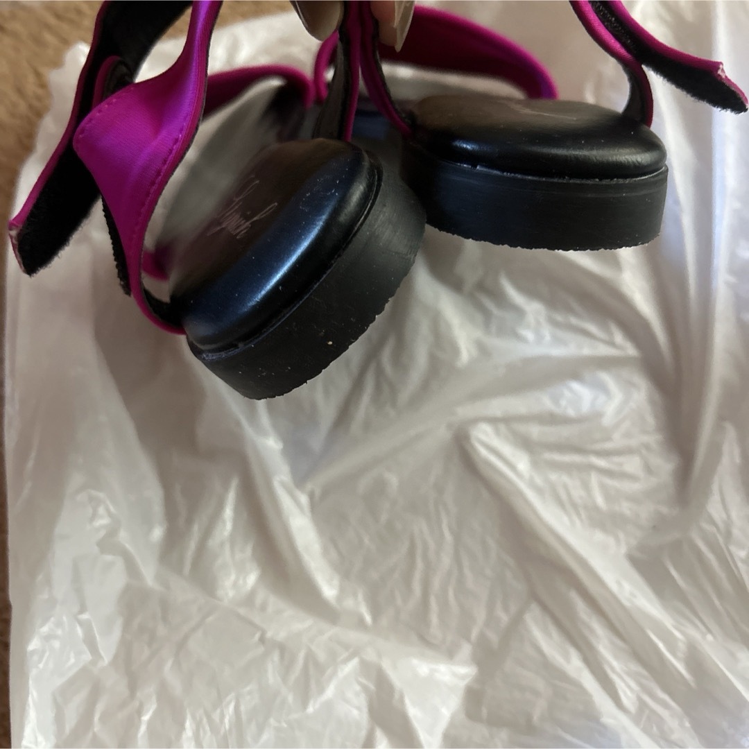 新品　ジーラ GeeRAストレッチ素材ローヒールサンダル （ピンクパープル） レディースの靴/シューズ(サンダル)の商品写真