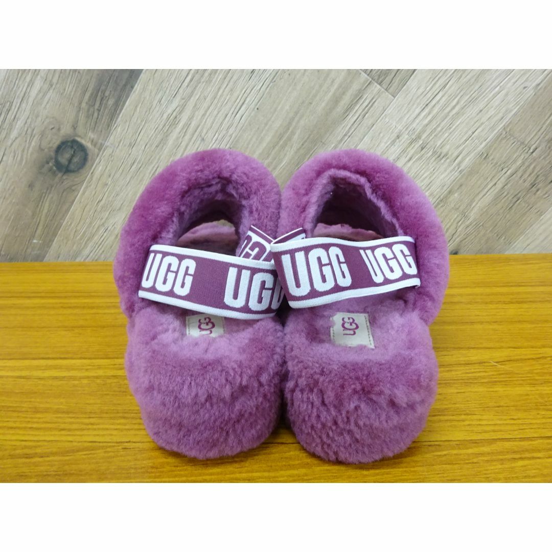 UGG(アグ)のＫ池133/ UGG フラッフ イヤー スライド ファー サンダル サイズ 23 レディースの靴/シューズ(サンダル)の商品写真