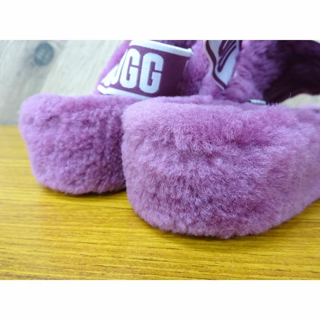 UGG(アグ)のＫ池133/ UGG フラッフ イヤー スライド ファー サンダル サイズ 23 レディースの靴/シューズ(サンダル)の商品写真