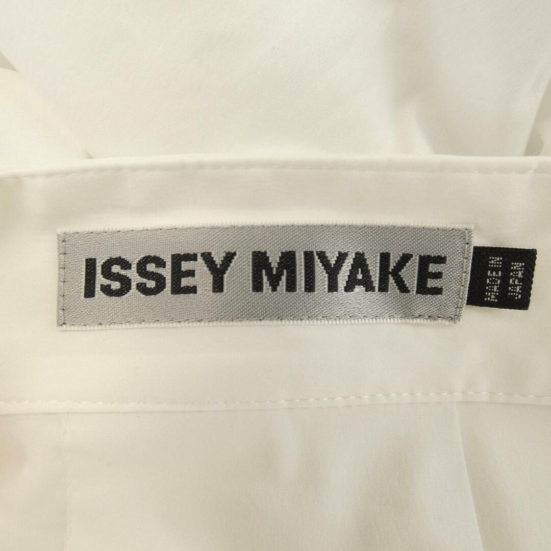 ISSEY MIYAKE(イッセイミヤケ)のイッセイミヤケ ISSEY MIYAKE シャツ レディースのトップス(シャツ/ブラウス(長袖/七分))の商品写真