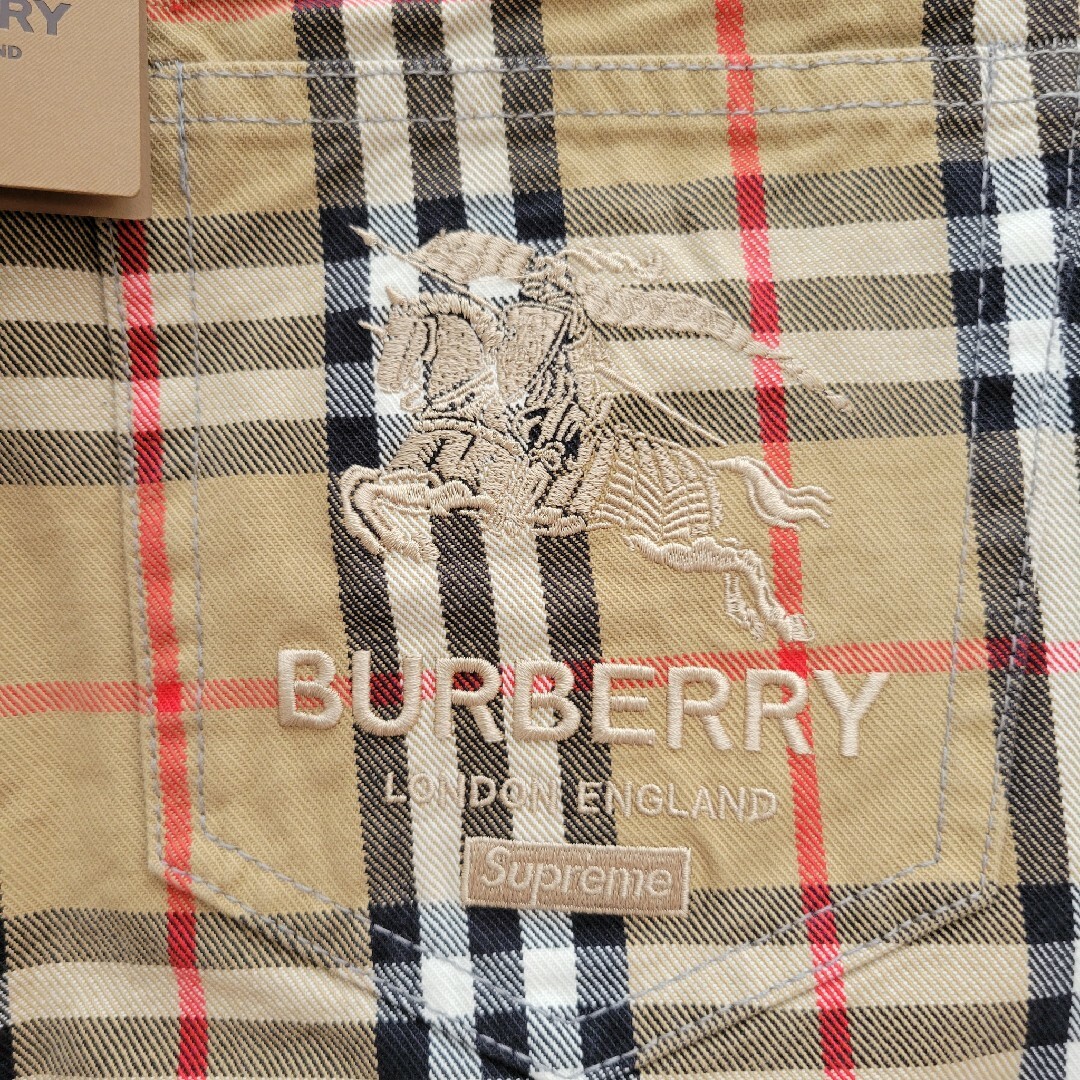 Supreme(シュプリーム)の【未使用】Supreme burberry Regular Jean 30インチ メンズのパンツ(デニム/ジーンズ)の商品写真