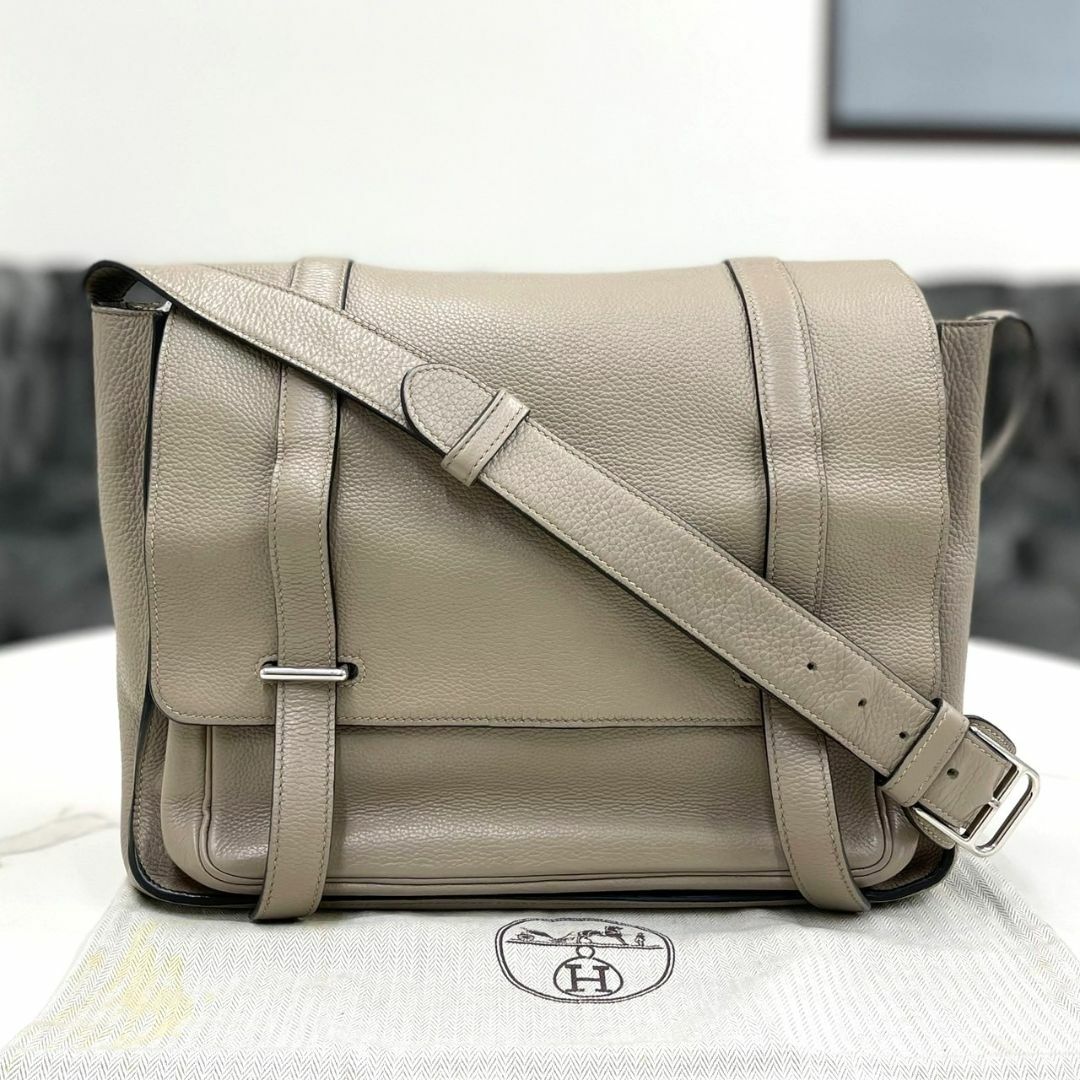 HERMES - エルメス スティーブ35 ショルダーバッグ トリヨン HERMES - エルメス スティーブ35 ショルダーバッグ トリヨン