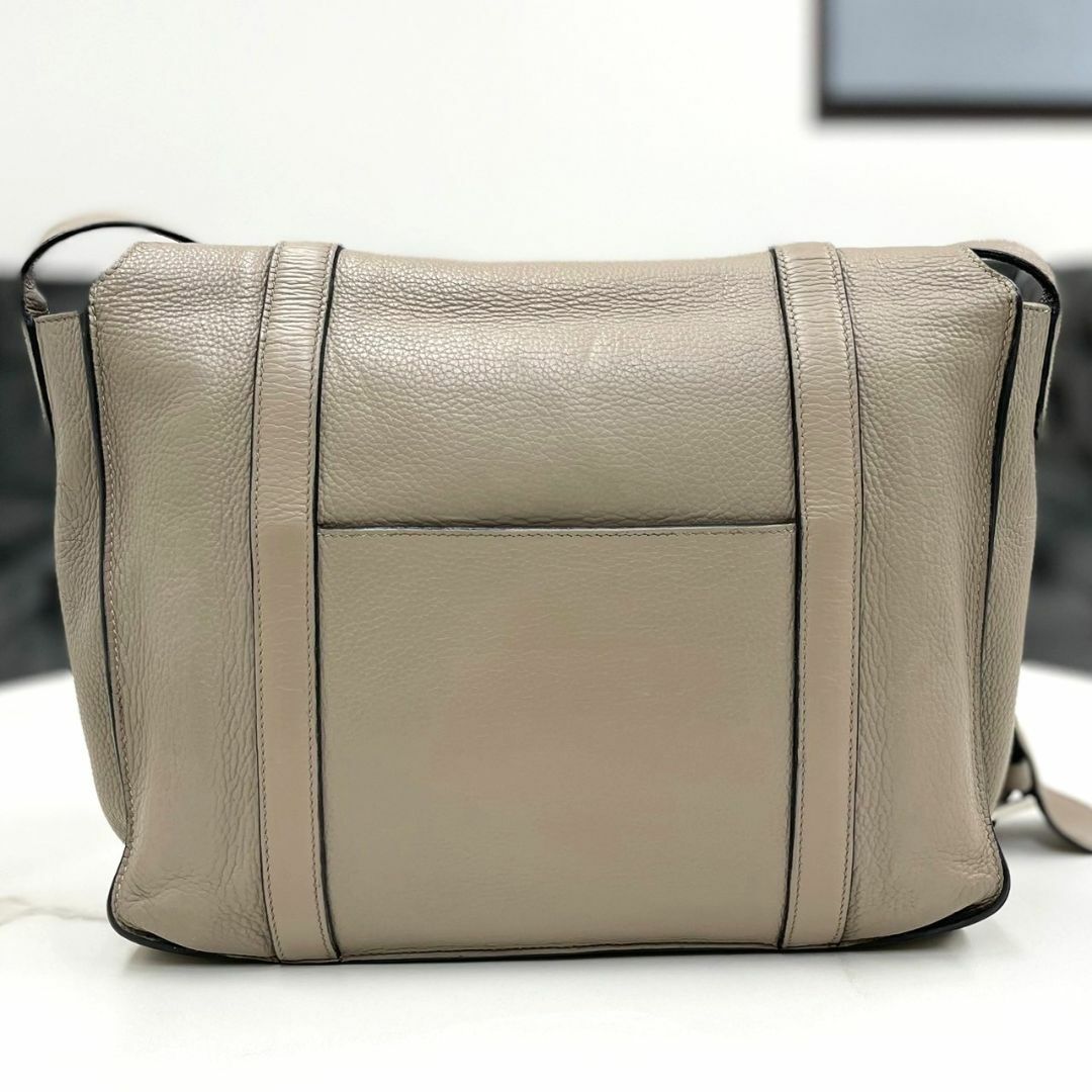 HERMES - エルメス スティーブ35 ショルダーバッグ トリヨン HERMES - エルメス スティーブ35 ショルダーバッグ トリヨン