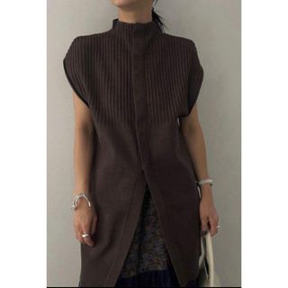 アメリヴィンテージ(Ameri VINTAGE)のAMERI SHOULDER RIB KNIT VEST(ニット/セーター)