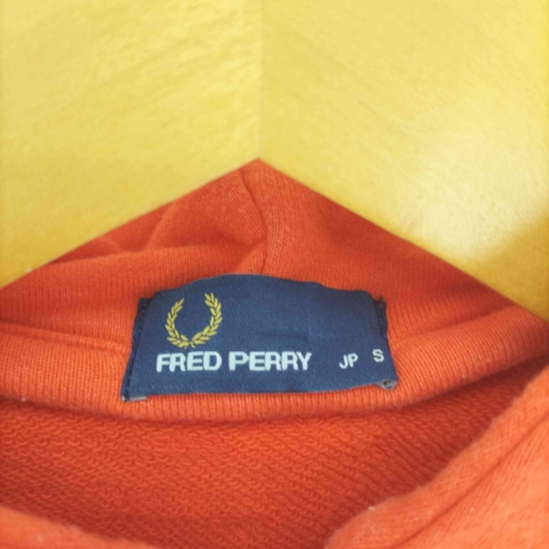 FRED PERRY(フレッドペリー)のFRED PERRY(フレッドペリー) ワンポイント刺繍 ジップアップ パーカー メンズのトップス(パーカー)の商品写真