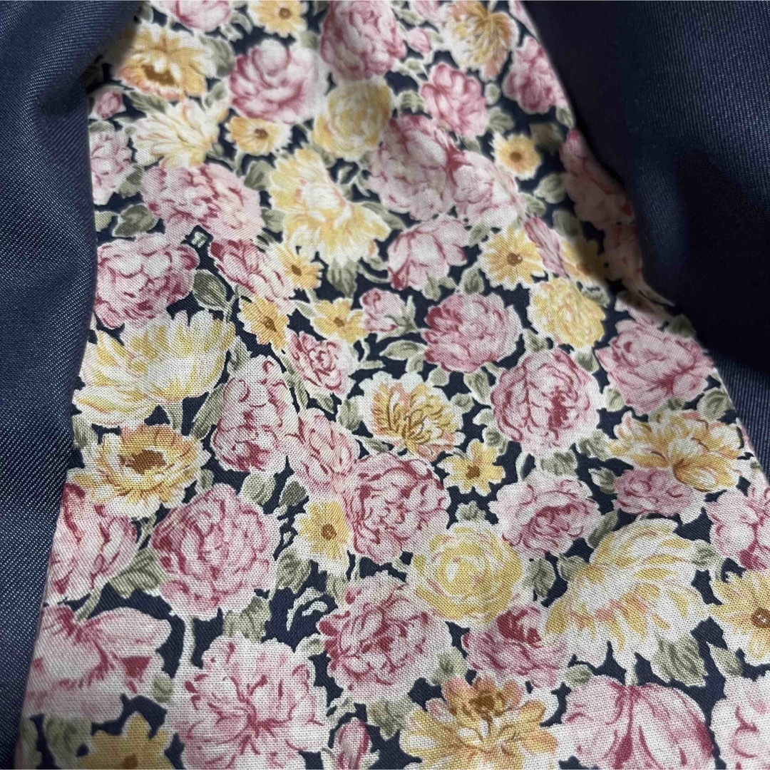 Harriss(ハリス)のHARRISS スカート　花柄　ブルー デニム風　ハリス　スカート 日本製 レディースのスカート(ひざ丈スカート)の商品写真