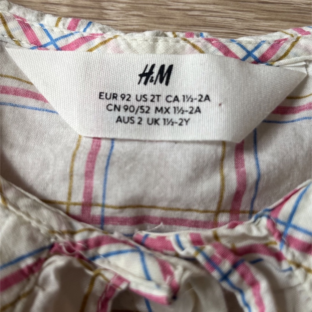 H&M(エイチアンドエム)のH&M半袖シャツ キッズ/ベビー/マタニティのキッズ服女の子用(90cm~)(ブラウス)の商品写真