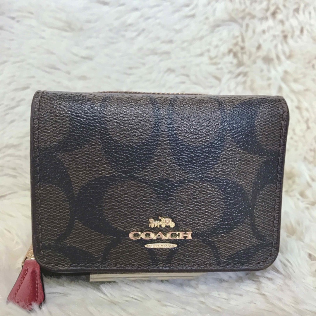 COACH(コーチ)の美品 COACH コーチ シグネチャー コンパクトウォレット 三つ折り財布 レディースのファッション小物(財布)の商品写真