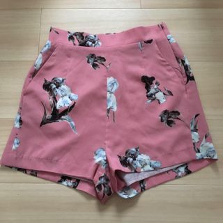 スナイデル(SNIDEL)のスナイデル 花柄 ショートパンツ(ショートパンツ)