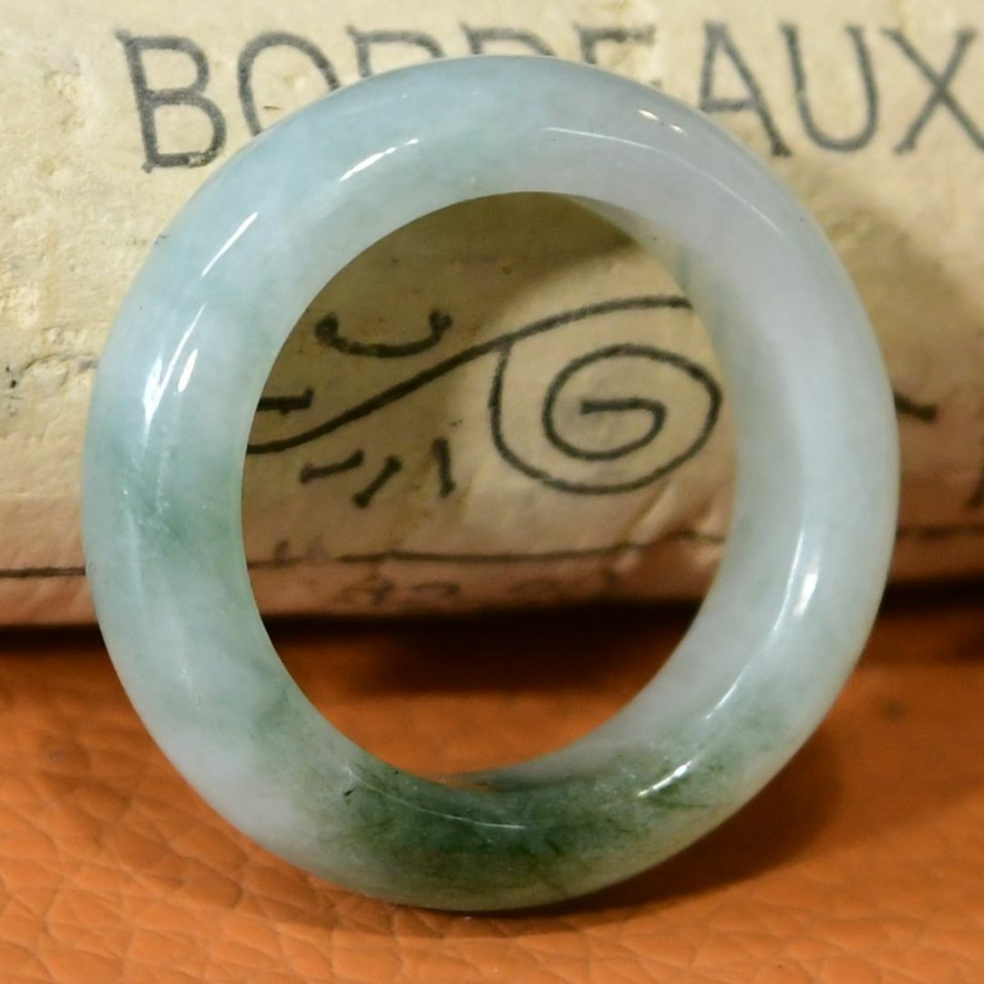 J1308　ヒスイ　翡翠　リング　指輪　14.5号　ミャンマー　ジェイド　送料込 レディースのアクセサリー(リング(指輪))の商品写真
