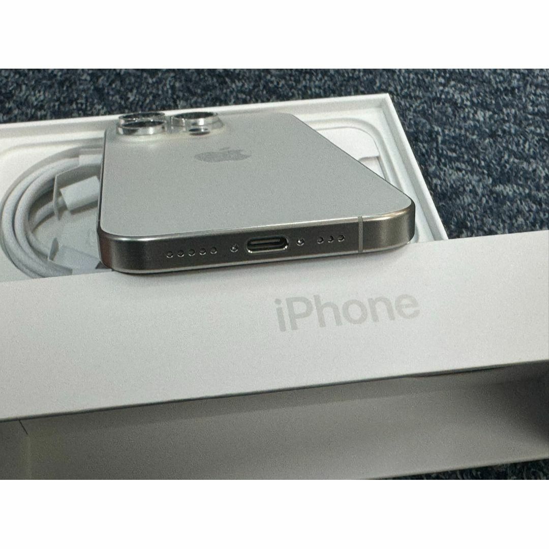 Apple(アップル)の超美品 iPhone15pro 128GB ホワイト SIMフリー スマホ/家電/カメラのスマートフォン/携帯電話(スマートフォン本体)の商品写真