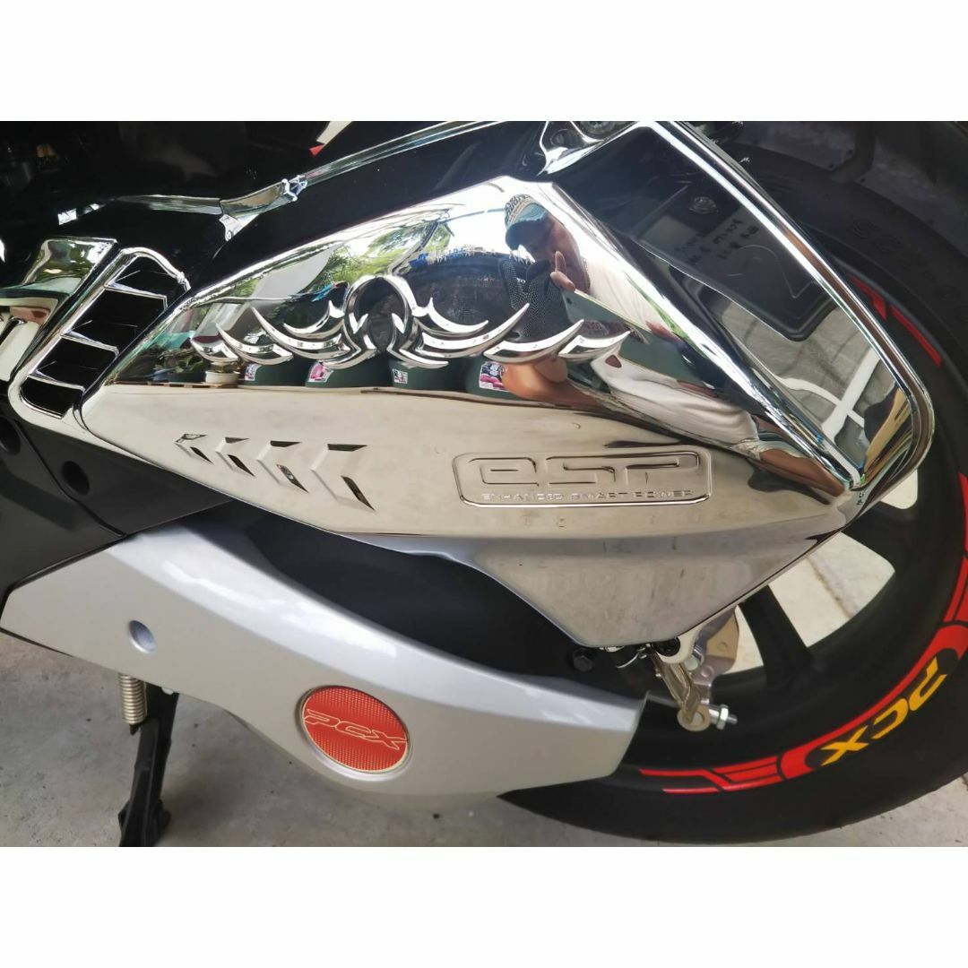 PCX【JF81/KF30】デビル・エアクリーナーカバー(クローム色)❗️❗️ 自動車/バイクのバイク(パーツ)の商品写真