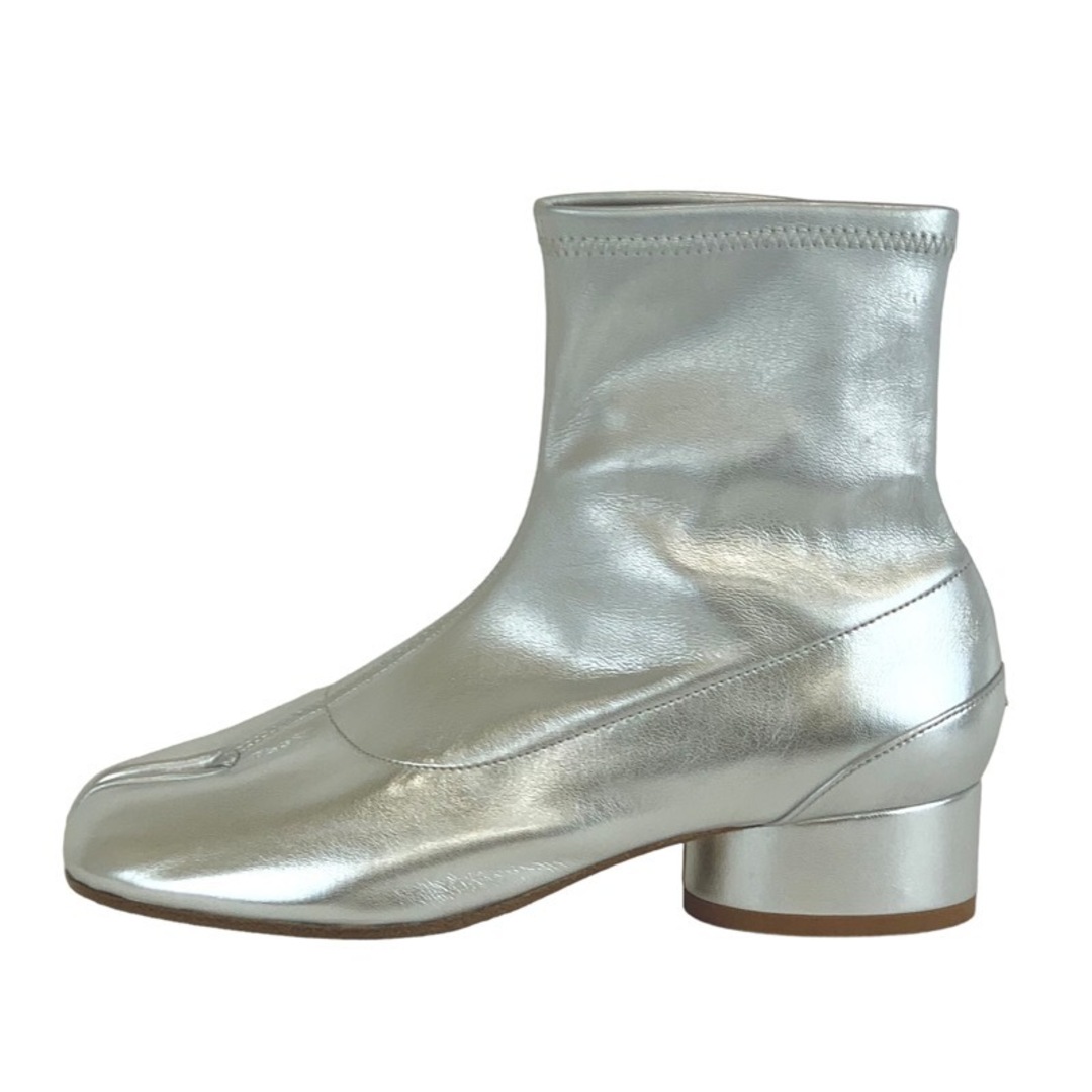 Maison Martin Margiela(マルタンマルジェラ)のメゾンマルジェラ Maison Margiela ブーツ ショートブーツ 靴 シューズ レザー シルバー 未使用 足袋 レディースの靴/シューズ(ブーツ)の商品写真