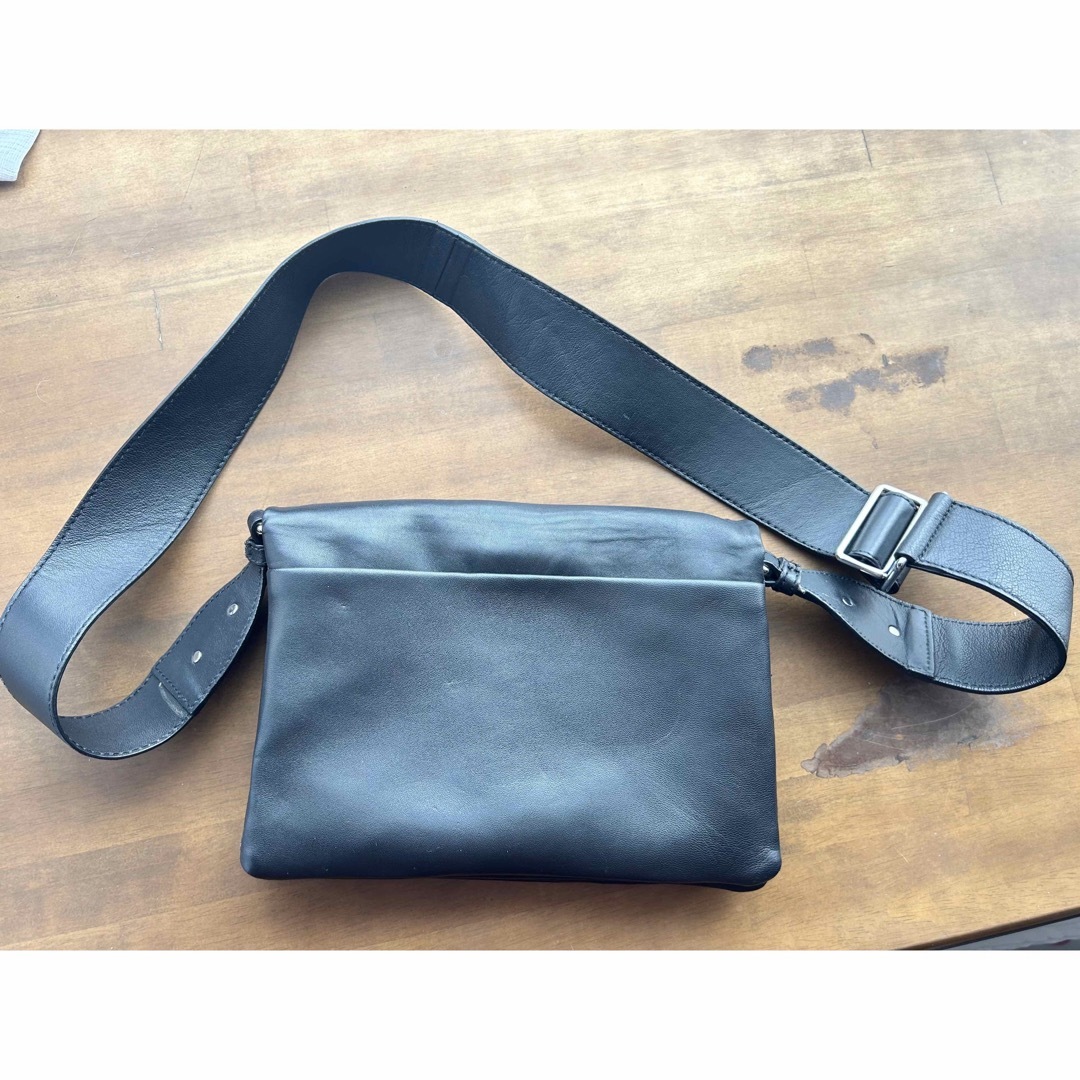 ZARA(ザラ)のZARA レザークロスボディーバッグ　ザラ　ショルダーバッグ レディースのバッグ(ショルダーバッグ)の商品写真