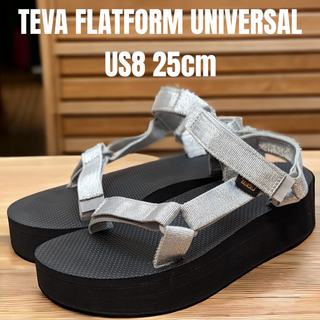 テバ(Teva)のTEVA テバ フラットフォーム ユニバーサル 25cm 厚底サンダル シルバー(サンダル)