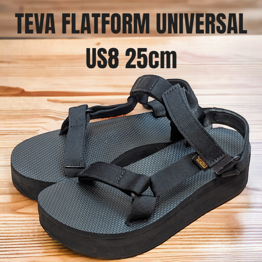 Teva(テバ)のTEVA テバ フラットフォーム ユニバーサル 25cm 厚底サンダル ブラック レディースの靴/シューズ(サンダル)の商品写真