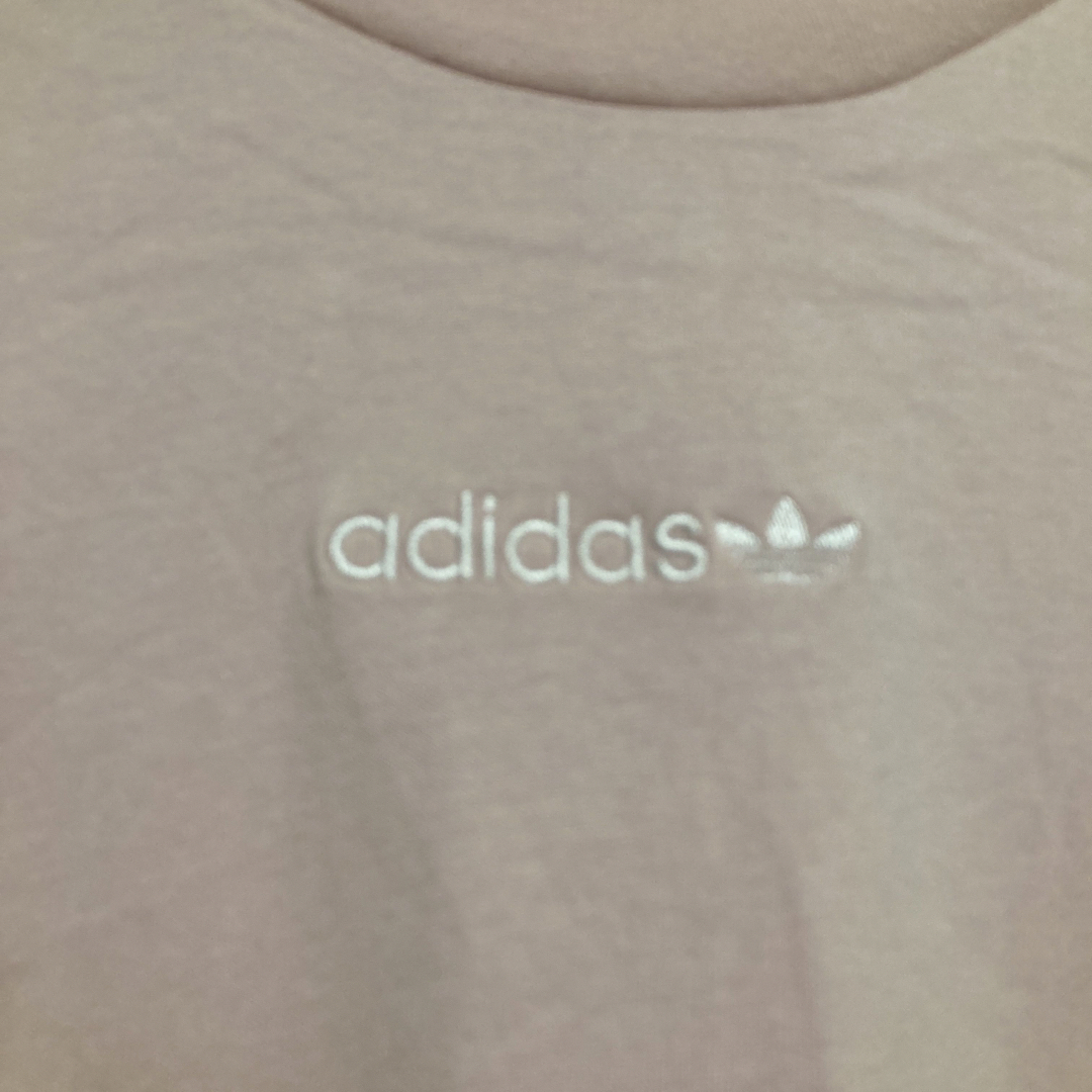 adidas(アディダス)のadidas Tシャツ　ペールピンク　ユニセックス　半袖 レディースのトップス(Tシャツ(半袖/袖なし))の商品写真