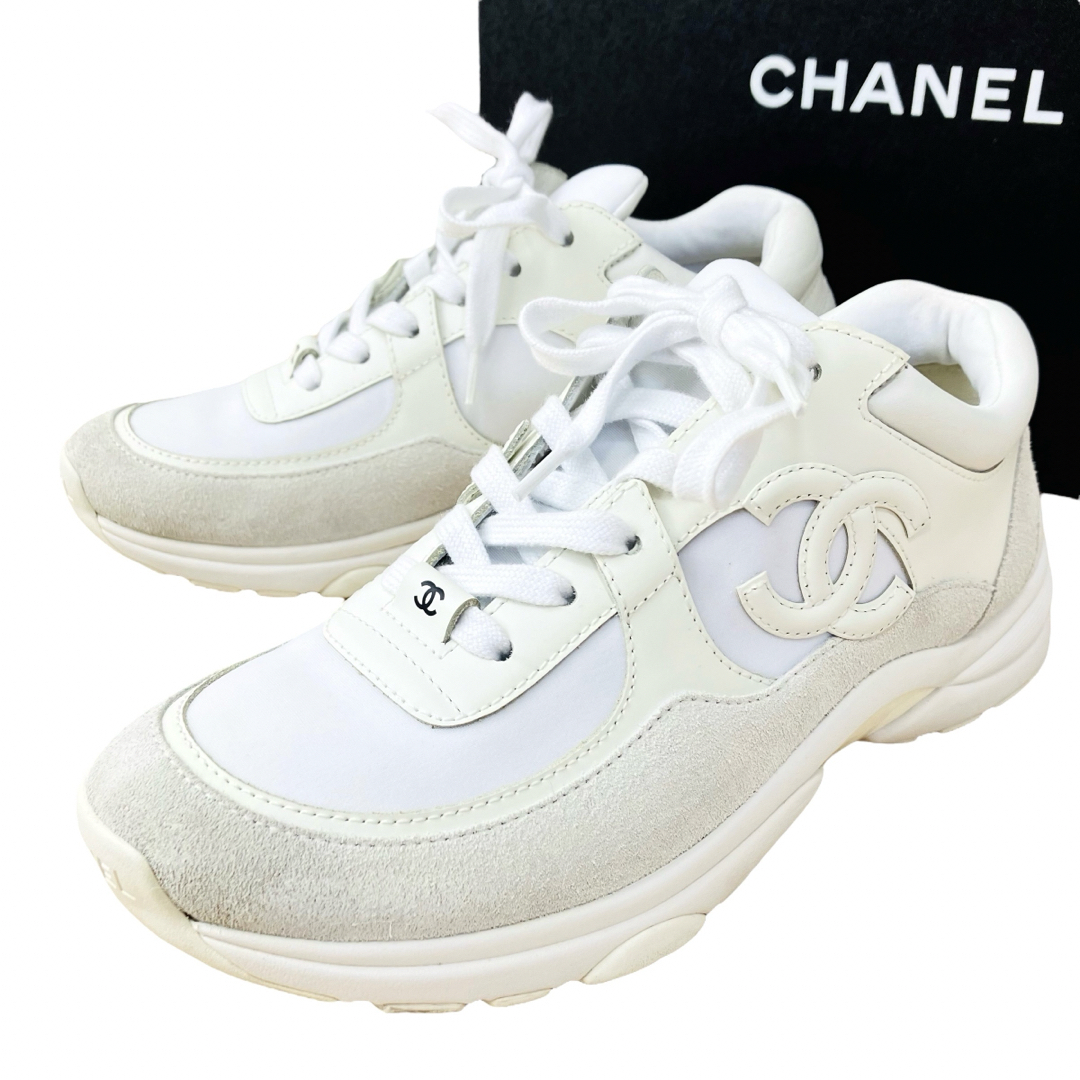 CHANEL(シャネル)の状態良品 シャネル G33745 トレーナーズスニーカー 白 37 付属品完備 レディースの靴/シューズ(スニーカー)の商品写真