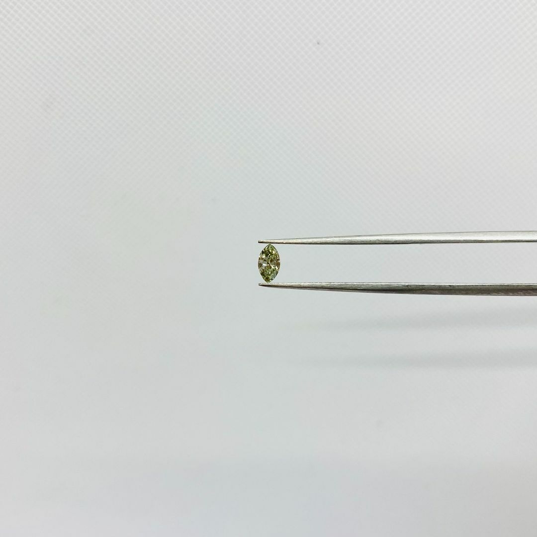 FANCY LIGHT GRAYISH YELLOWISH GREEN 0.11 レディースのアクセサリー(その他)の商品写真