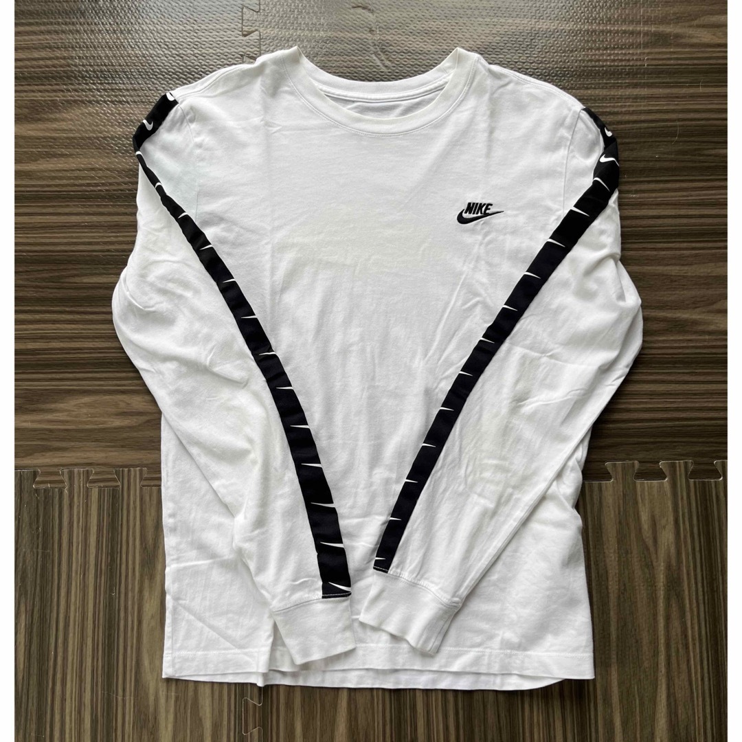 NIKE(ナイキ)のNIKE ロンT 白　サイズL ホワイト メンズのトップス(Tシャツ/カットソー(七分/長袖))の商品写真