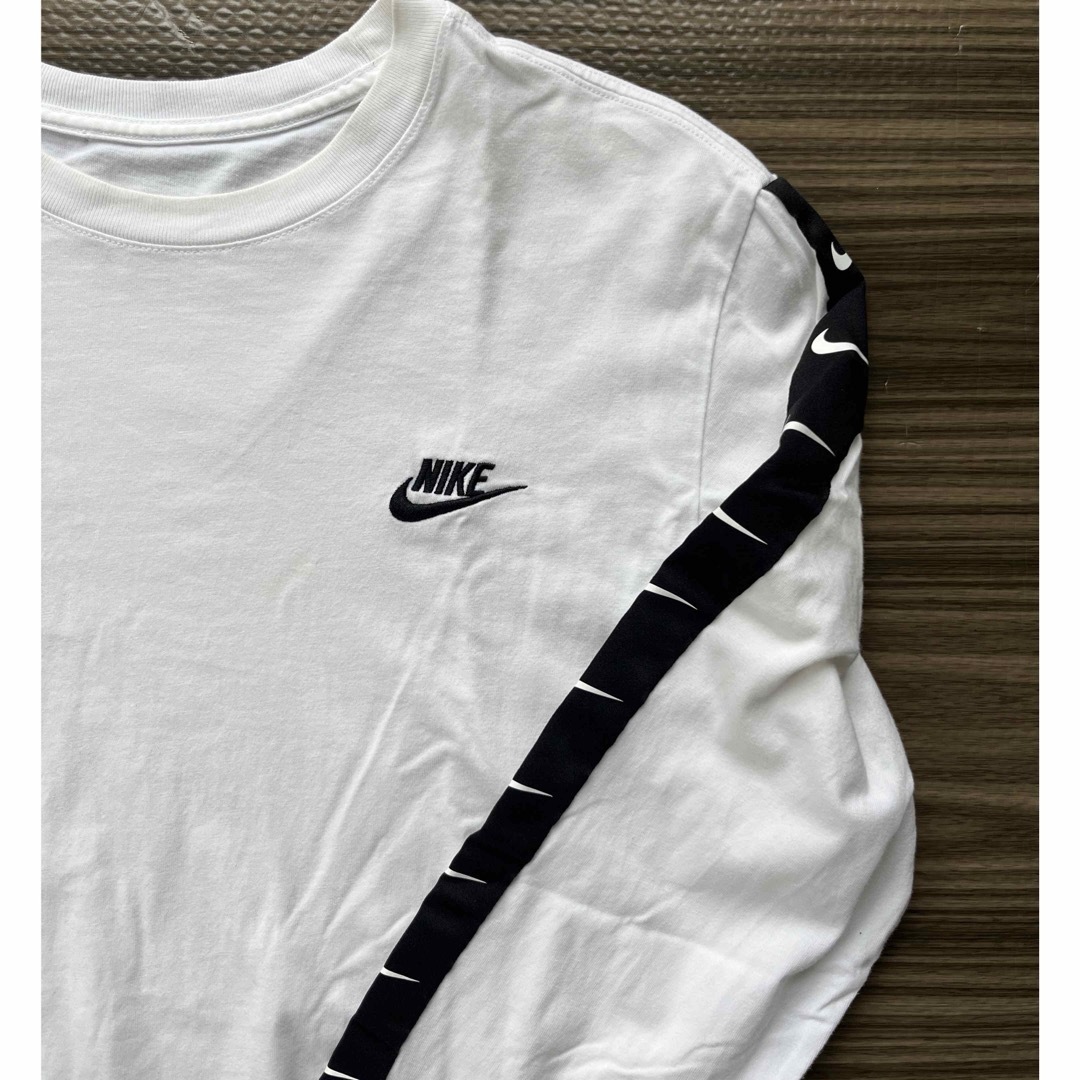NIKE(ナイキ)のNIKE ロンT 白　サイズL ホワイト メンズのトップス(Tシャツ/カットソー(七分/長袖))の商品写真
