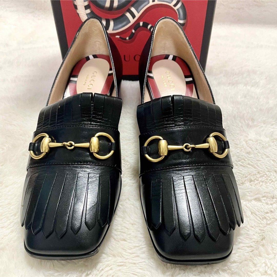 Gucci(グッチ)の美品 箱付き GUCCI グッチ ホースビット フリンジ ヒールローファー レディースの靴/シューズ(ローファー/革靴)の商品写真