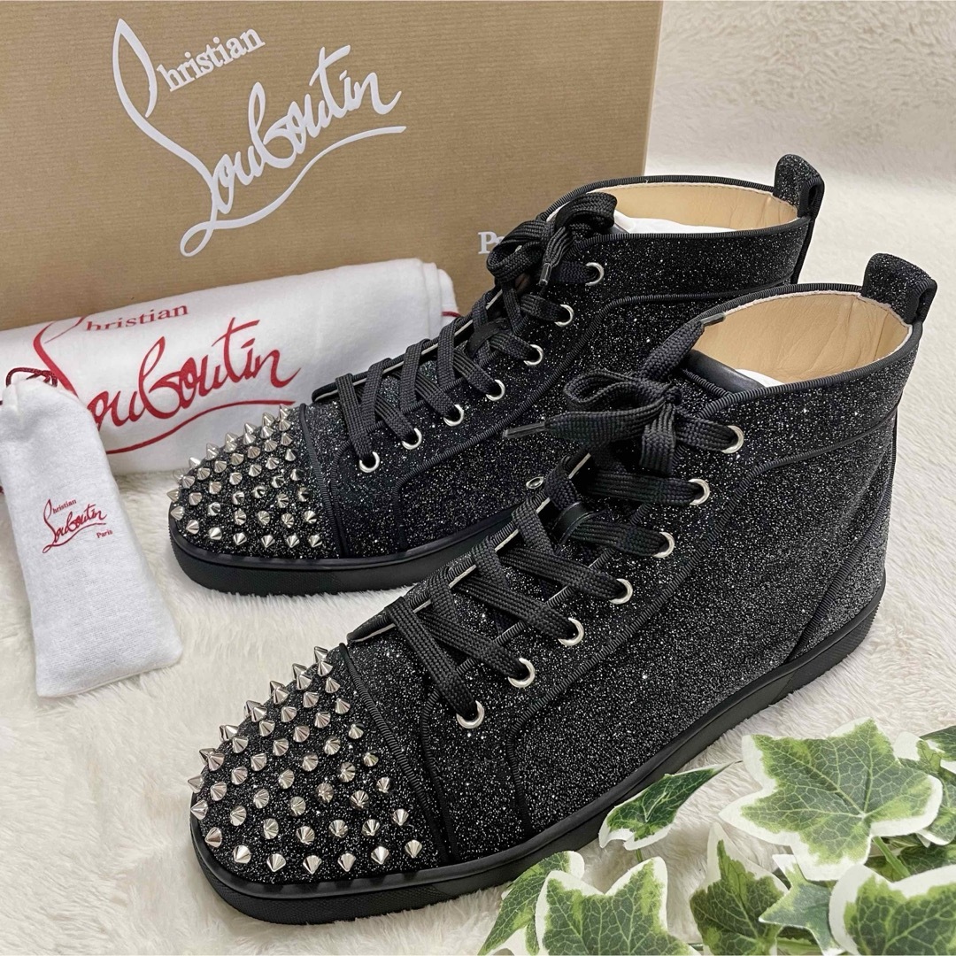 Christian Louboutin(クリスチャンルブタン)の【箱付き未使用】クリスチャンルブタン スタッズ グリッター ハイカットスニーカー メンズの靴/シューズ(スニーカー)の商品写真