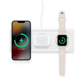 アップル(Apple)のBelkin ベルキン　ワイヤレスチャージャーWireless Charging(バッテリー/充電器)