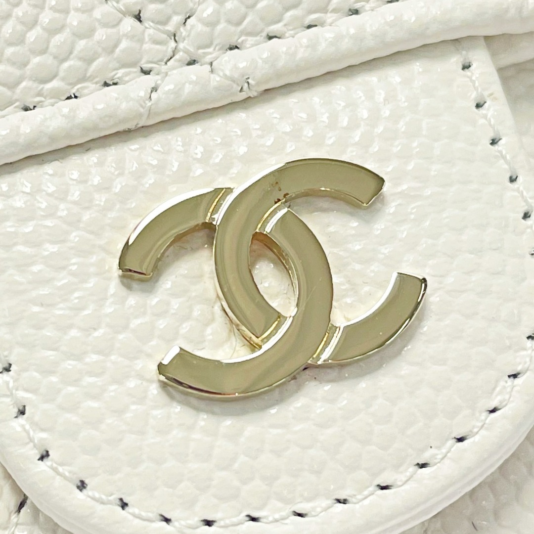 CHANEL(シャネル)の☆☆CHANEL シャネル マトラッセ ホワイト カードケース ココマーク キャビアスキン レディース ギャランティカード有 レディースのファッション小物(その他)の商品写真