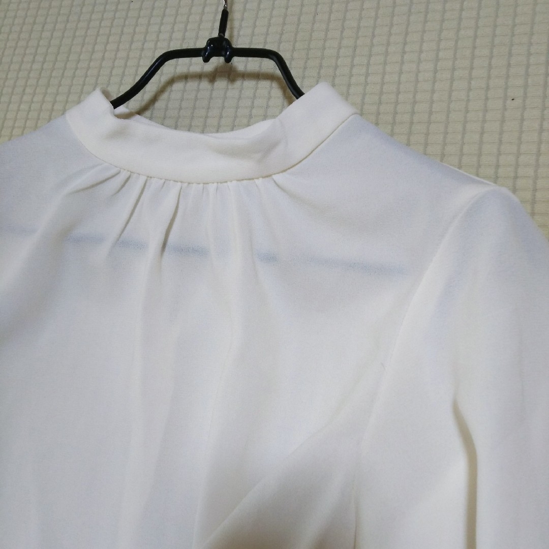 GU(ジーユー)のGU ジーユー ブラウス 白 ホワイト S スタンドカラー レディースのトップス(シャツ/ブラウス(長袖/七分))の商品写真