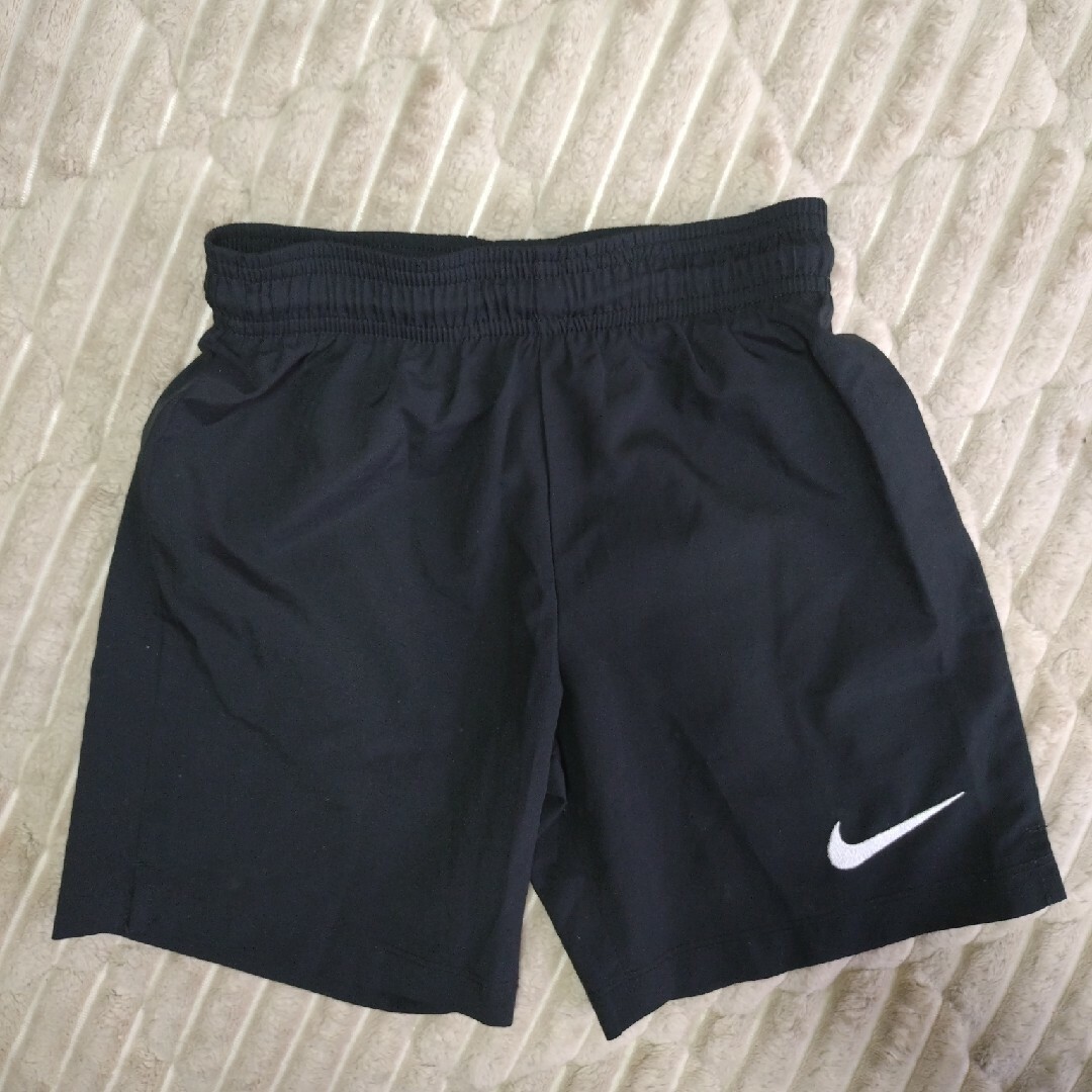 NIKE(ナイキ)のナイキ☆ショートパンツ☆120〜130㌢ キッズ/ベビー/マタニティのキッズ服男の子用(90cm~)(パンツ/スパッツ)の商品写真