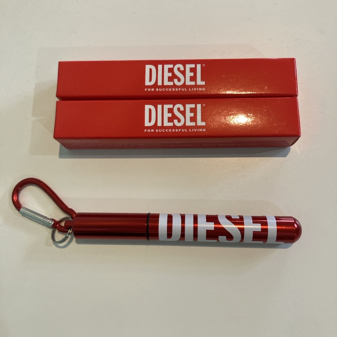 DIESEL(ディーゼル)のレア品✨　新品未使用2本セット⭐︎ディーゼル　サスティナブル携帯ストロー インテリア/住まい/日用品のキッチン/食器(食器)の商品写真