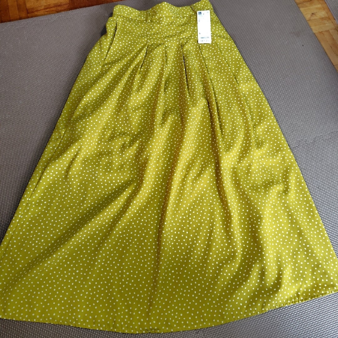 GU(ジーユー)のタグ付き新品未使用のGUのスカート　Sサイズ レディースのスカート(ロングスカート)の商品写真