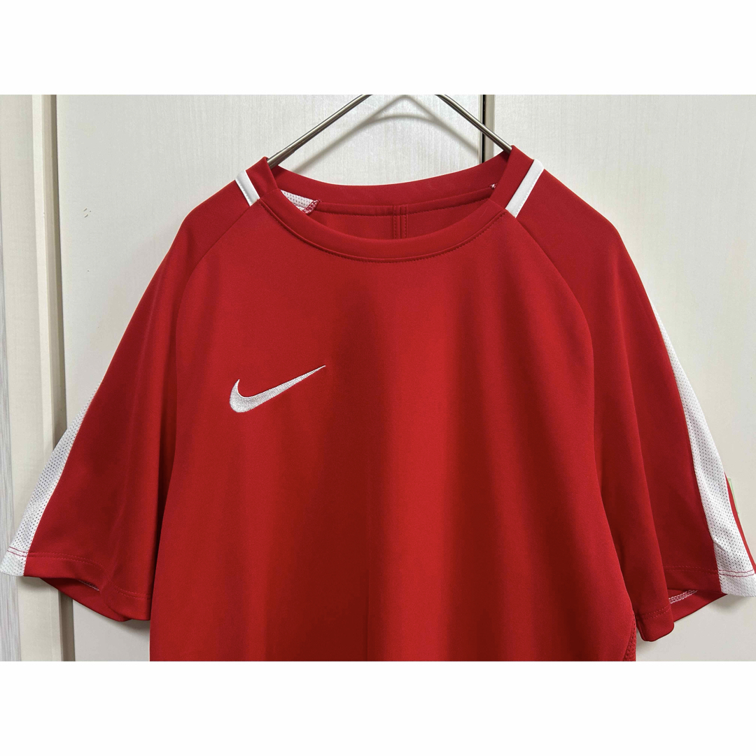 NIKE(ナイキ)のNIKE/ナイキ　Ｔシャツ S ドライフィット　レッド ランニング　サッカー スポーツ/アウトドアのサッカー/フットサル(ウェア)の商品写真