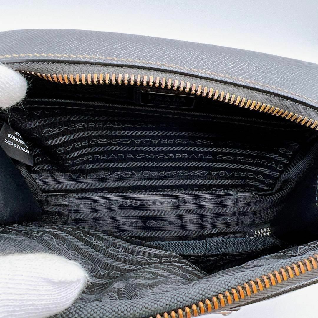 PRADA(プラダ)のプラダ 2VH070 サフィアーノ テスート ショルダーバッグ ポーチ付属 レディースのバッグ(ショルダーバッグ)の商品写真