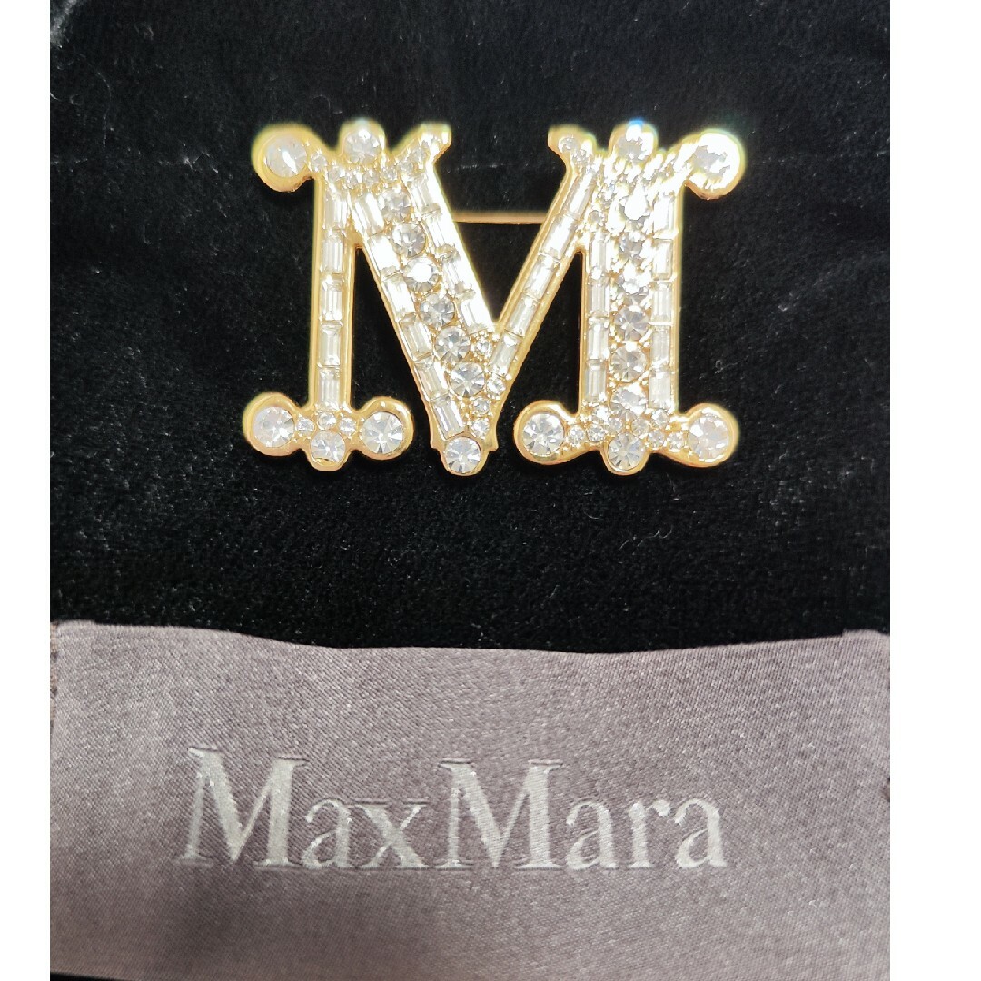 Max Mara(マックスマーラ)のMax Mara クリスタル　ブローチ　入手困難 レディースのアクセサリー(ブローチ/コサージュ)の商品写真